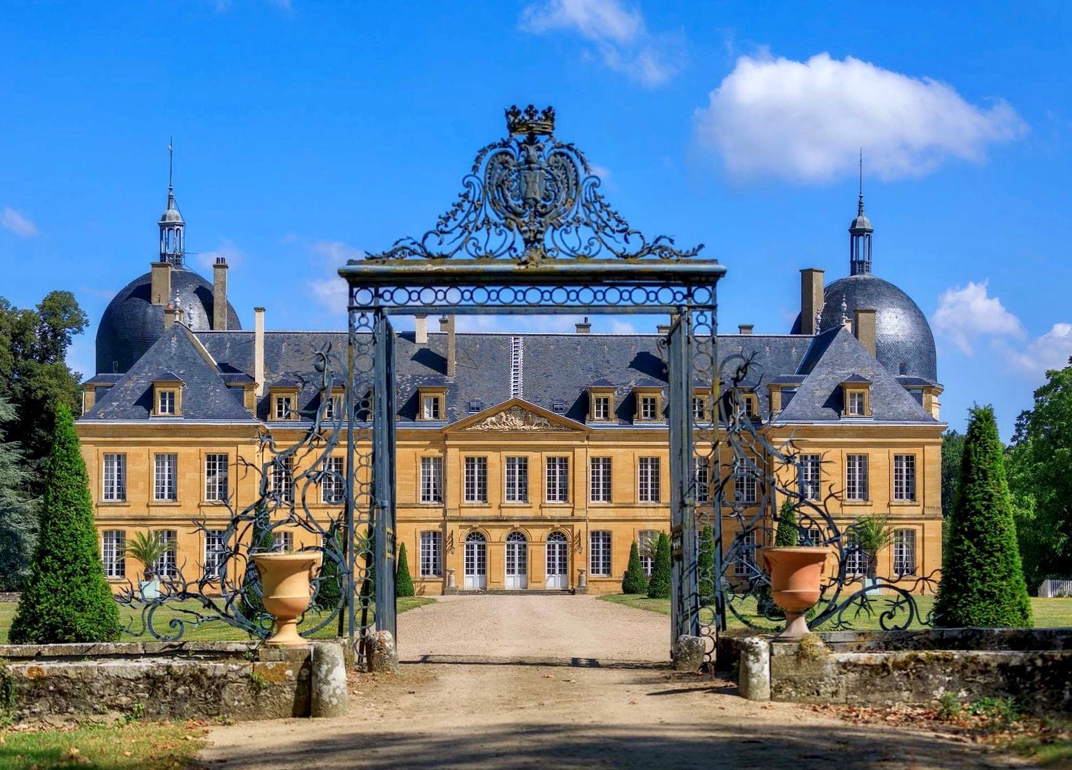 Top 10 must-see châteaus