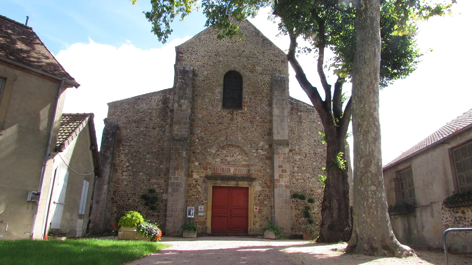 Eglise romane Saint-Nazaire