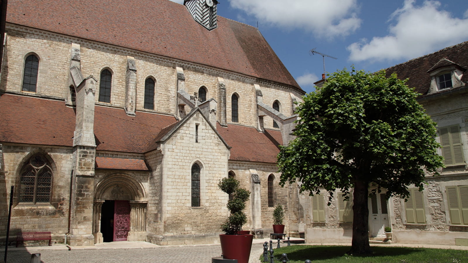 Eglise Saint-Martin de Chablis et la Châsse de Saint-Epain