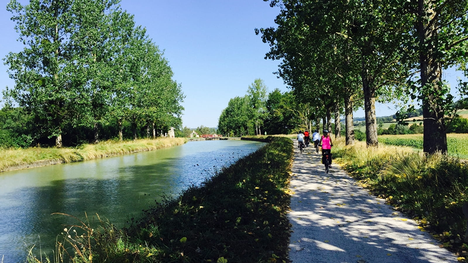 Balade à vélo Le Long du Canal de Bourgogne
