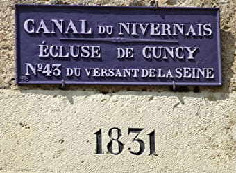 Esacapade Gourmande - Le Canal du Nivernais à vélo de Loire en Seine - DECIZE