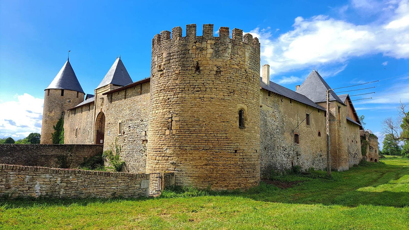 Visite du Château Médiéval de Villars Du 1 mai au 8 août 2024