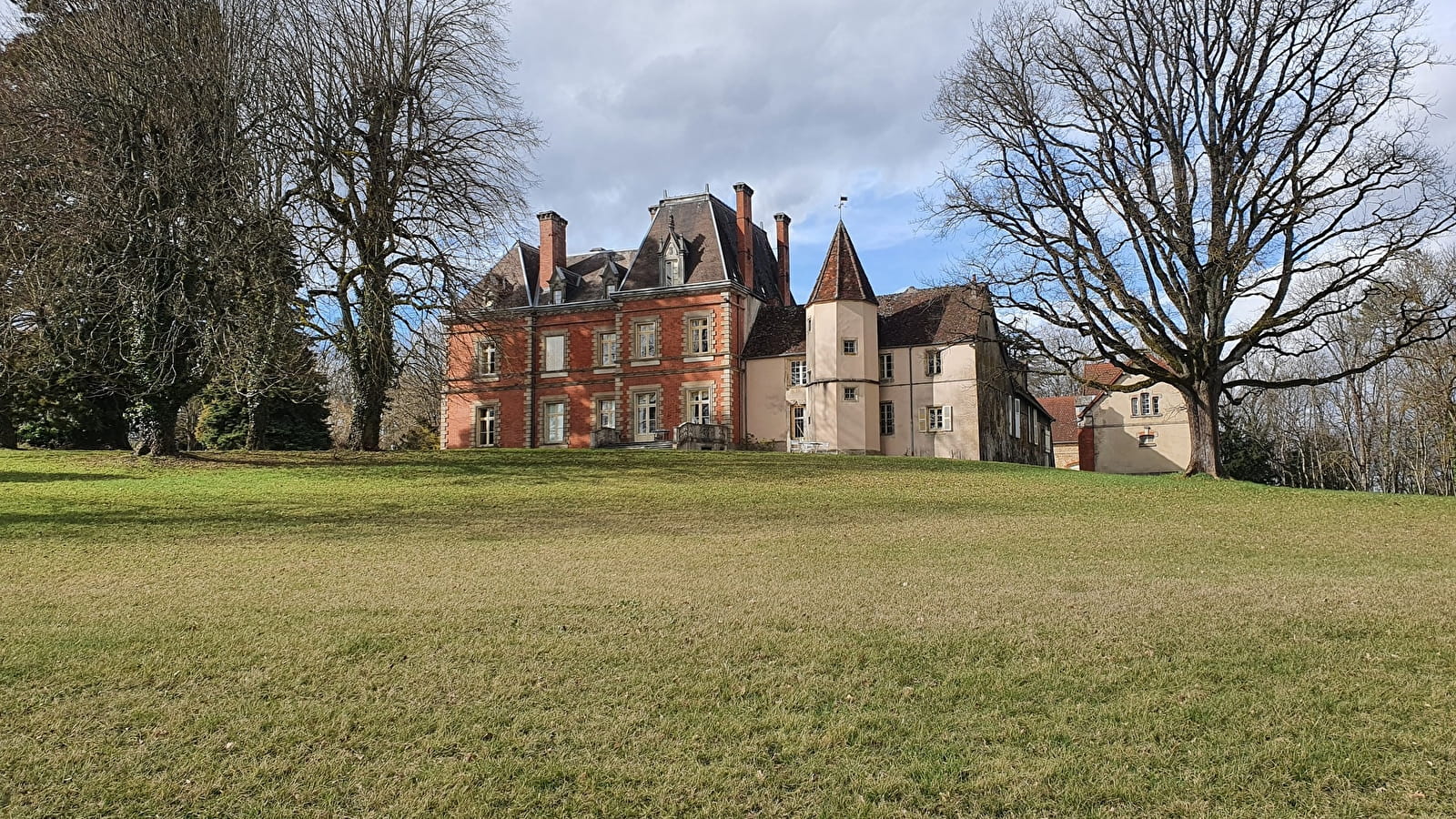 Chateau de Montpatey 