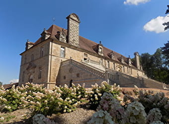 Ecuries du château de Chaumont en Charolais - SAINT-BONNET-DE-JOUX