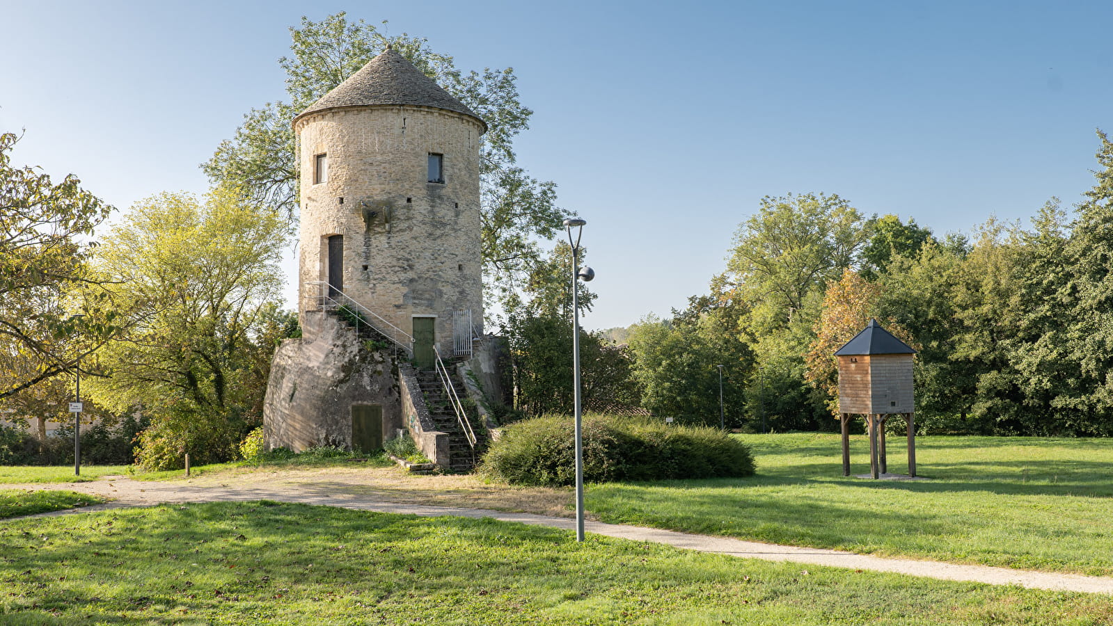 Le sentier de la tour