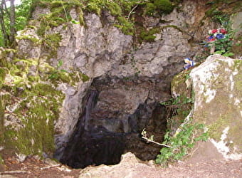 Grotte du Maquis - LUSIGNY-SUR-OUCHE